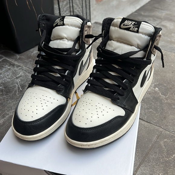 NIKE Jordan 1 Retro High OG Mocha - Size 7Y/W8.5 - Picture 4 of 5